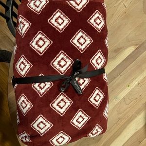 New Vera Bradley so soft blanket